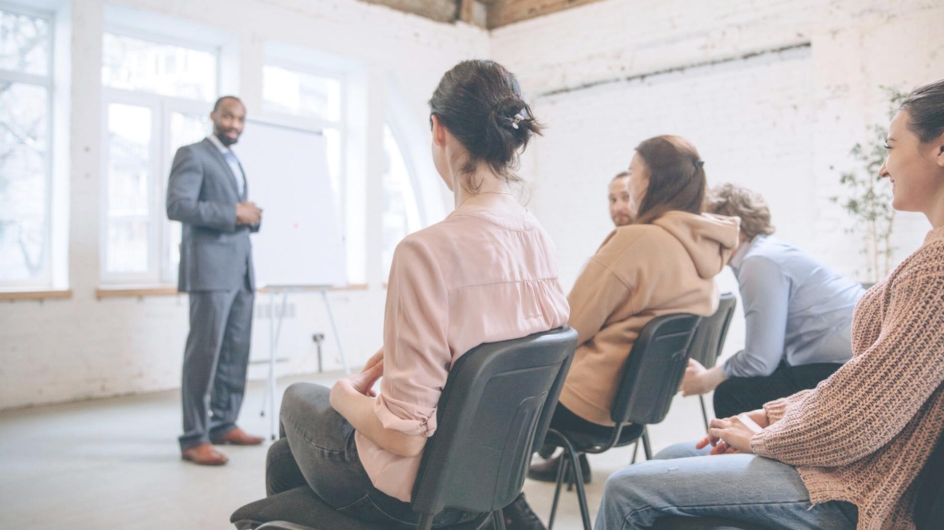 Fynarionexi Team bei der gemeinsamen Strategieentwicklung